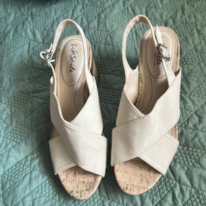 Lifestride beige cork bottom sandals